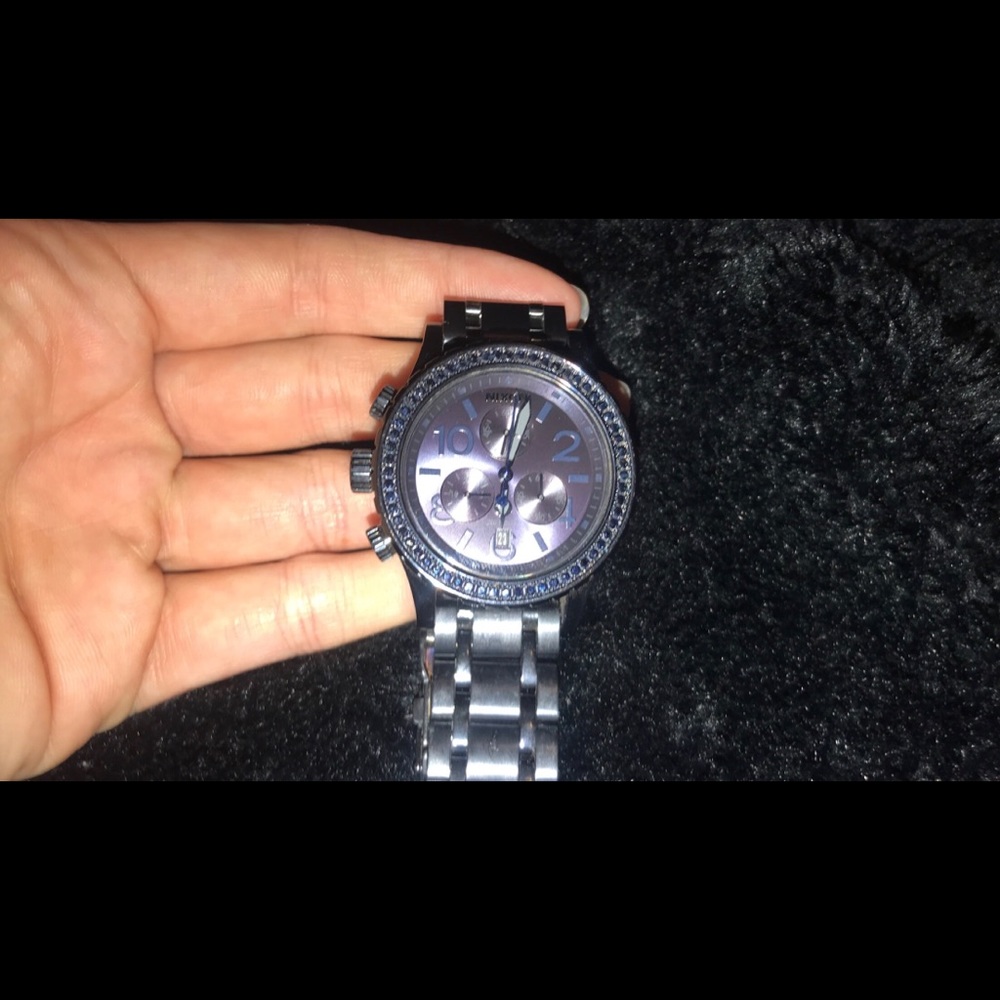 Nixon woman’s watch! (With box and extra links)